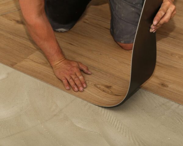 The Pros and Cons of DIY vs. Professional Flooring Installation